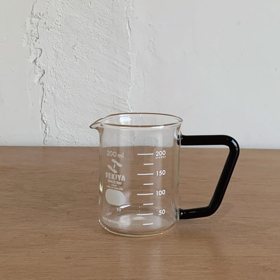 ビーカー取手付ブラック BK-7 200ML